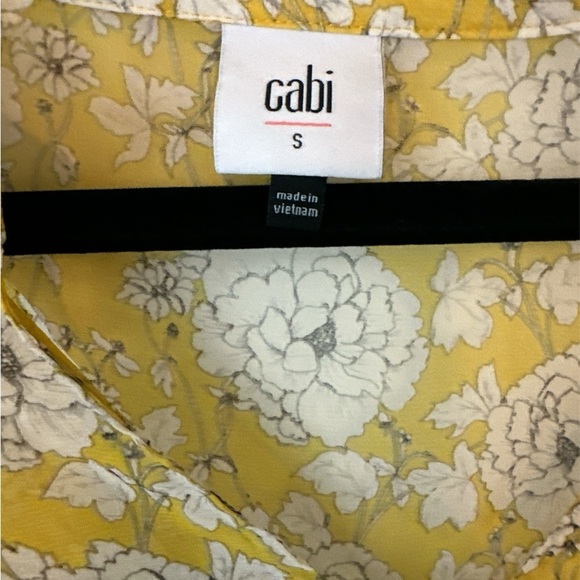CAbi Women’s Top Yellow Grey Black Floral Blouse size S - Picture 2 of 7